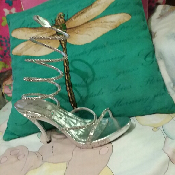 clothes - Picture 4 of 8